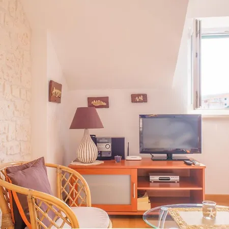 House Srdjan Sumartin