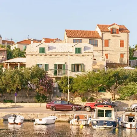 Nyaraló House Srdjan *